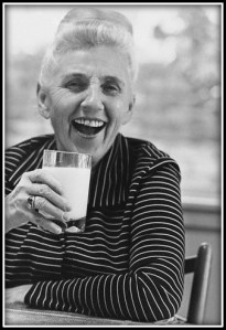 ca. 1971 --- Adelle Davis, nutritionist/author, holding a glass of milk --- Image by © Condé Nast Archive/CORBIS
